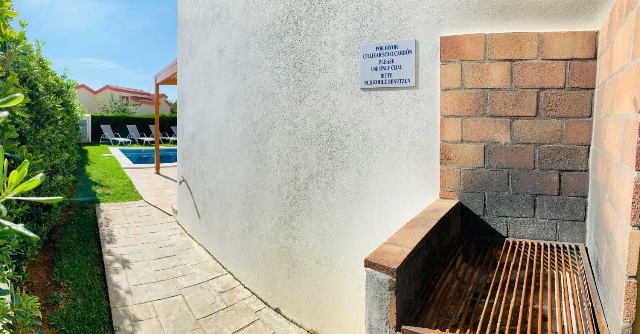 Villa Lauvic Cala' en Bosch Bagian luar foto